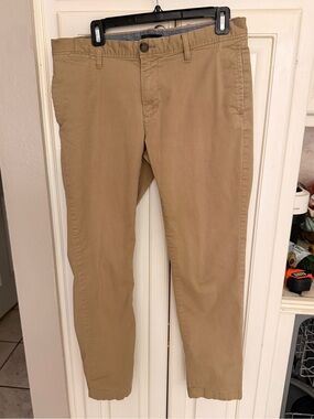 Men's Dillards khaki pants